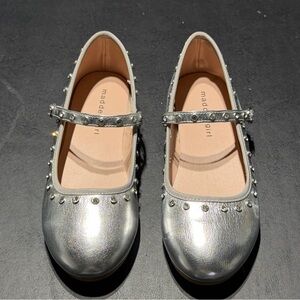 Girls Size 4 Madden Girl Silver Ballet Flats with Rhinestones Brand New